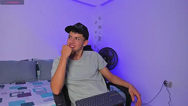 Axel Cody  online show from October 26, 2025, 12:00 pm