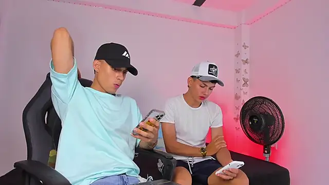 Axel Cody  online show from November 17, 2025, 7:19 pm