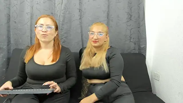 Snapshot of lesb_milf chatting on February 10, 2025, 5:19 pm lesb milf online show from February 10, 2025, 5:19 pm