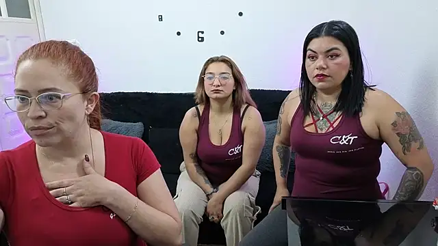 lesb milf online show from November 29, 2025, 4:15 am