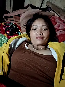 huhu-sexxy online show from October 25, 2025, 2:24 pm