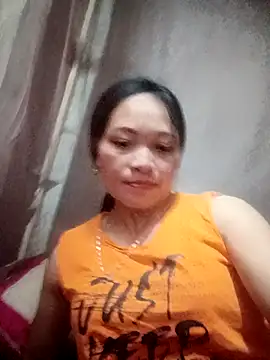 huhu-sexxy online show from November 8, 2025, 6:02 am