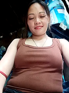 huhu-sexxy online show from November 22, 2025, 5:39 am