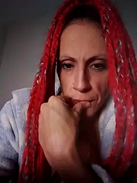 traviesa peliroja online show from November 11, 2025, 12:32 am