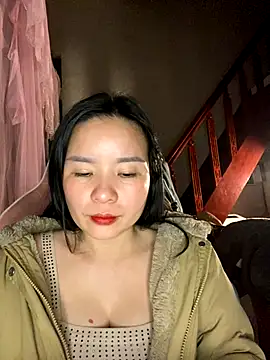 Snapshot of Listen-ly chatting on November 20, 2025, 2:50 pm Listen-ly online show from November 20, 2025, 2:50 pm