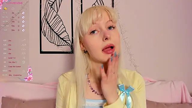 Snapshot of AdeleSilver chatting on November 26, 2025, 2:12 am AdeleSilver online show from November 26, 2025, 2:12 am