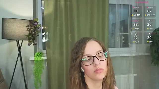 Snapshot of StephnieRecuparo chatting on October 24, 2025, 1:40 pm StephnieRecuparo online show from October 24, 2025, 1:40 pm