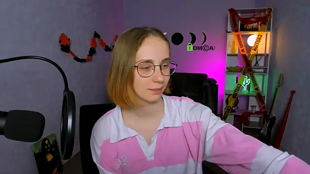 Snapshot of evalora_vei chatting on October 27, 2025, 6:50 am evalora vei online show from October 27, 2025, 6:50 am