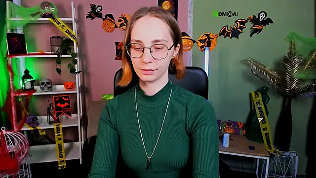 Snapshot of evalora_vei chatting on November 1, 2025, 1:13 pm evalora vei online show from November 1, 2025, 1:13 pm