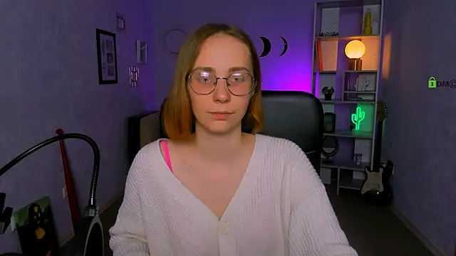 Snapshot of evalora_vei chatting on November 7, 2025, 1:22 pm evalora vei online show from November 7, 2025, 1:22 pm