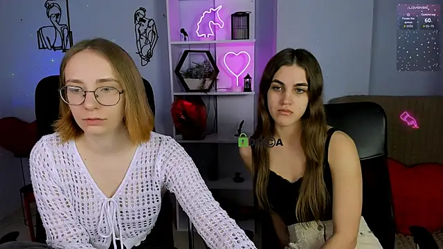 Snapshot of evalora_vei chatting on December 2, 2025, 1:17 pm evalora vei online show from December 2, 2025, 1:17 pm