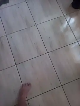 Snapshot of Motoboy100 chatting on November 20, 2025, 11:32 am Motoboy100 online show from November 20, 2025, 11:32 am