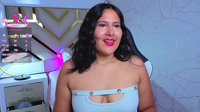 Snapshot of luna_jonezz chatting on November 20, 2025, 11:10 am luna jonezz online show from November 20, 2025, 11:10 am