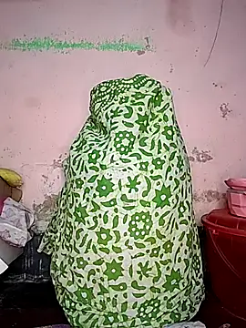 Snapshot of Strip_Hotty242 chatting on November 18, 2025, 3:05 pm Strip Hotty242 online show from November 18, 2025, 3:05 pm