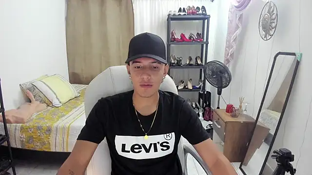 Hayden Boy  online show from November 3, 2025, 10:10 pm