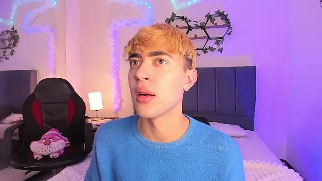 Snapshot of JustinCastiblanco chatting on October 21, 2025, 11:22 am JustinCastiblanco online show from October 21, 2025, 11:22 am