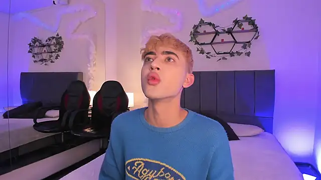 Snapshot of JustinCastiblanco chatting on November 1, 2025, 11:23 am JustinCastiblanco online show from November 1, 2025, 11:23 am