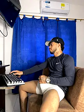 Kylian Alessandro online show from November 2, 2025, 6:32 pm