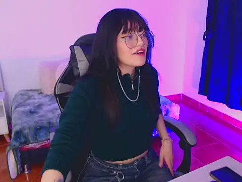 Isabella  666 online show from December 5, 2025, 5:05 am