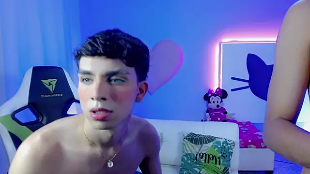 Snapshot of Twinks_boyss_ chatting on October 15, 2025, 3:50 am Twinks boyss online show from October 15, 2025, 3:50 am