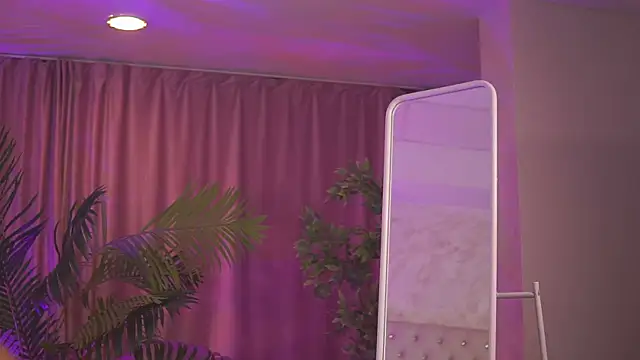 TiffanyBlaize online show from November 3, 2025, 7:26 pm