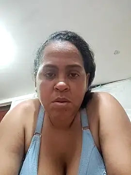 Karenmtroconiz online show from December 18, 2025, 2:34 pm