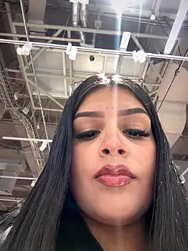 Lucianacuoper online show from November 14, 2025, 9:24 pm