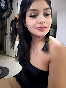 Lucianacuoper online show from November 20, 2025, 5:40 am