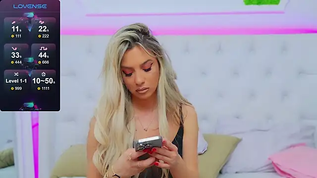 Snapshot of AriannaSins chatting on December 29, 2024, 11:18 pm AriannaSins online show from December 29, 2024, 11:18 pm