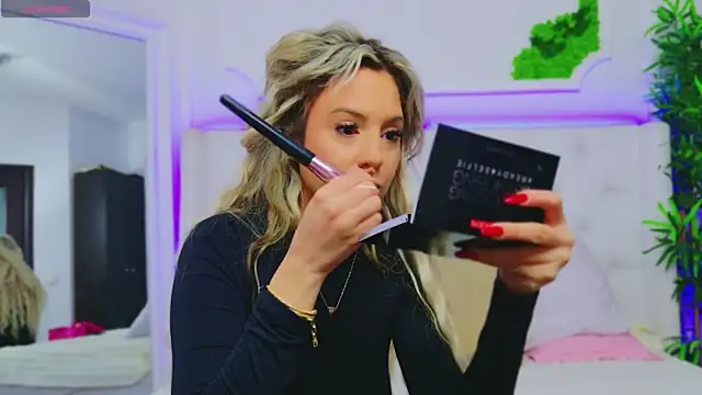 Snapshot of AriannaSins chatting on January 7, 2025, 1:14 pm AriannaSins online show from January 7, 2025, 1:14 pm