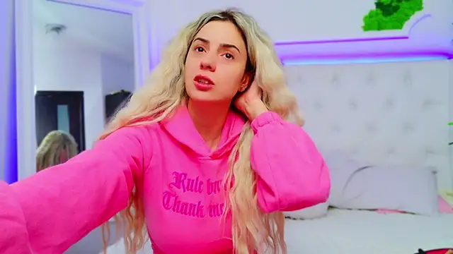 Snapshot of AriannaSins chatting on January 8, 2025, 1:09 pm AriannaSins online show from January 8, 2025, 1:09 pm