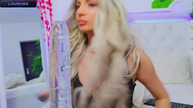 Snapshot of AriannaSins chatting on March 4, 2025, 4:20 pm AriannaSins online show from March 4, 2025, 4:20 pm