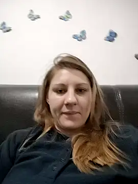 Snapshot of SandyCassie chatting on November 11, 2025, 5:18 am SandyCassie online show from November 11, 2025, 5:18 am