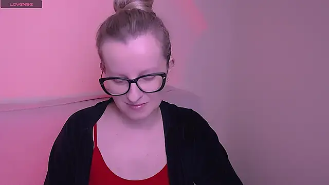 AllaLeomz online show from November 21, 2025, 6:45 am