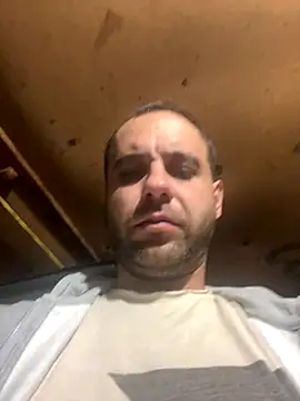 AndyLynn online show from November 2, 2025, 7:49 pm