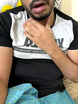 Handsome8677 online show from November 18, 2025, 10:14 pm