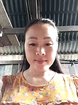 Snapshot of Spring-mky chatting on October 25, 2025, 5:37 am Spring-mky online show from October 25, 2025, 5:37 am