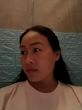 Snapshot of Spring-mky chatting on October 27, 2025, 5:11 am Spring-mky online show from October 27, 2025, 5:11 am