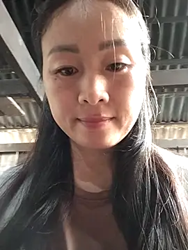 Snapshot of Spring-mky chatting on October 29, 2025, 3:20 am Spring-mky online show from October 29, 2025, 3:20 am