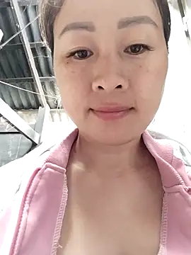 Snapshot of Spring-mky chatting on November 19, 2025, 5:40 am Spring-mky online show from November 19, 2025, 5:40 am