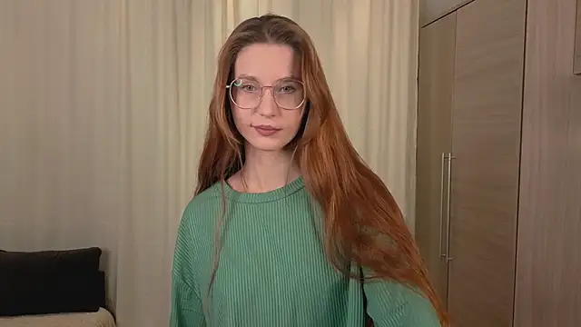 RachelColli online show from November 25, 2025, 2:17 pm