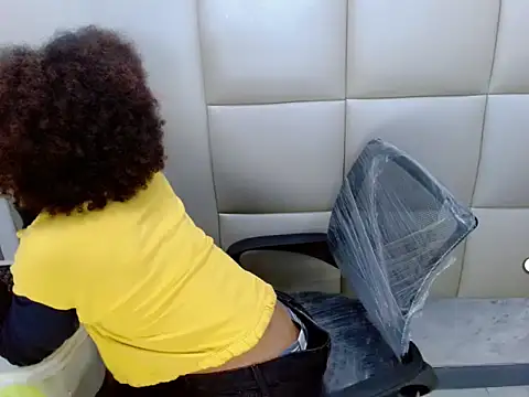 WinnyBarness online show from October 26, 2025, 2:17 am