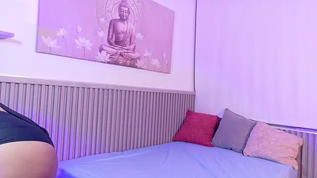 isa taylorr  online show from November 9, 2025, 12:25 pm