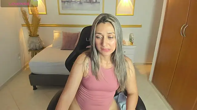 Snapshot of karlyy_ chatting on November 8, 2025, 7:12 pm karlyy online show from November 8, 2025, 7:12 pm