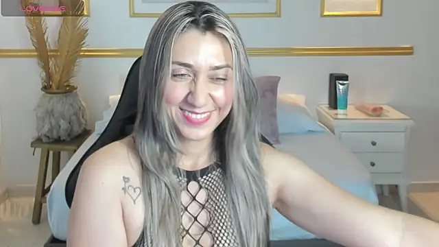 Snapshot of karlyy_ chatting on November 11, 2025, 7:25 pm karlyy online show from November 11, 2025, 7:25 pm