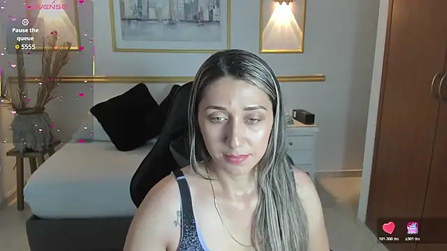 Snapshot of karlyy_ chatting on December 1, 2025, 7:41 pm karlyy online show from December 1, 2025, 7:41 pm