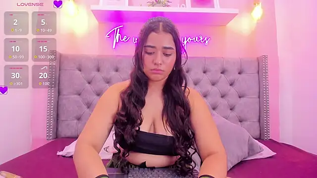 Snapshot of Sophiia_77 chatting on November 15, 2025, 10:48 pm Sophiia 77 online show from November 15, 2025, 10:48 pm