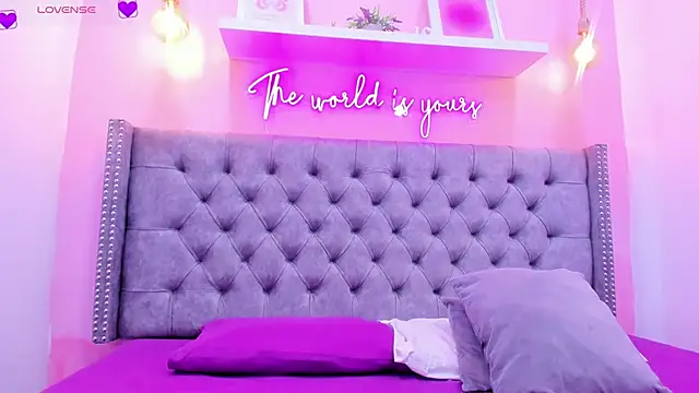 Snapshot of Sophiia_77 chatting on November 16, 2025, 10:26 pm Sophiia 77 online show from November 16, 2025, 10:26 pm