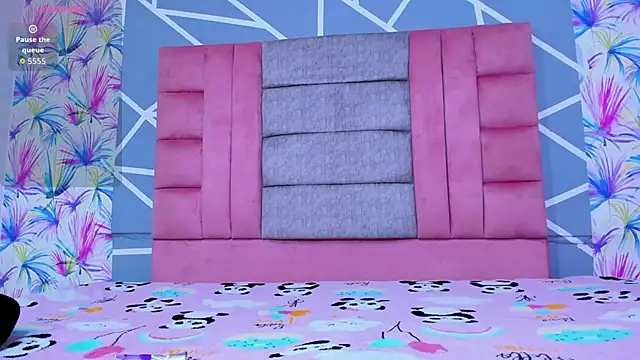 AdelaidaManson18 online show from November 30, 2025, 3:32 am