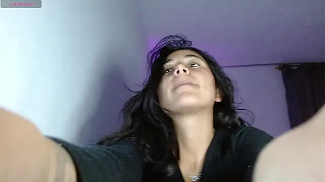 Snapshot of naomy_rain chatting on October 22, 2025, 10:53 pm naomy rain online show from October 22, 2025, 10:53 pm